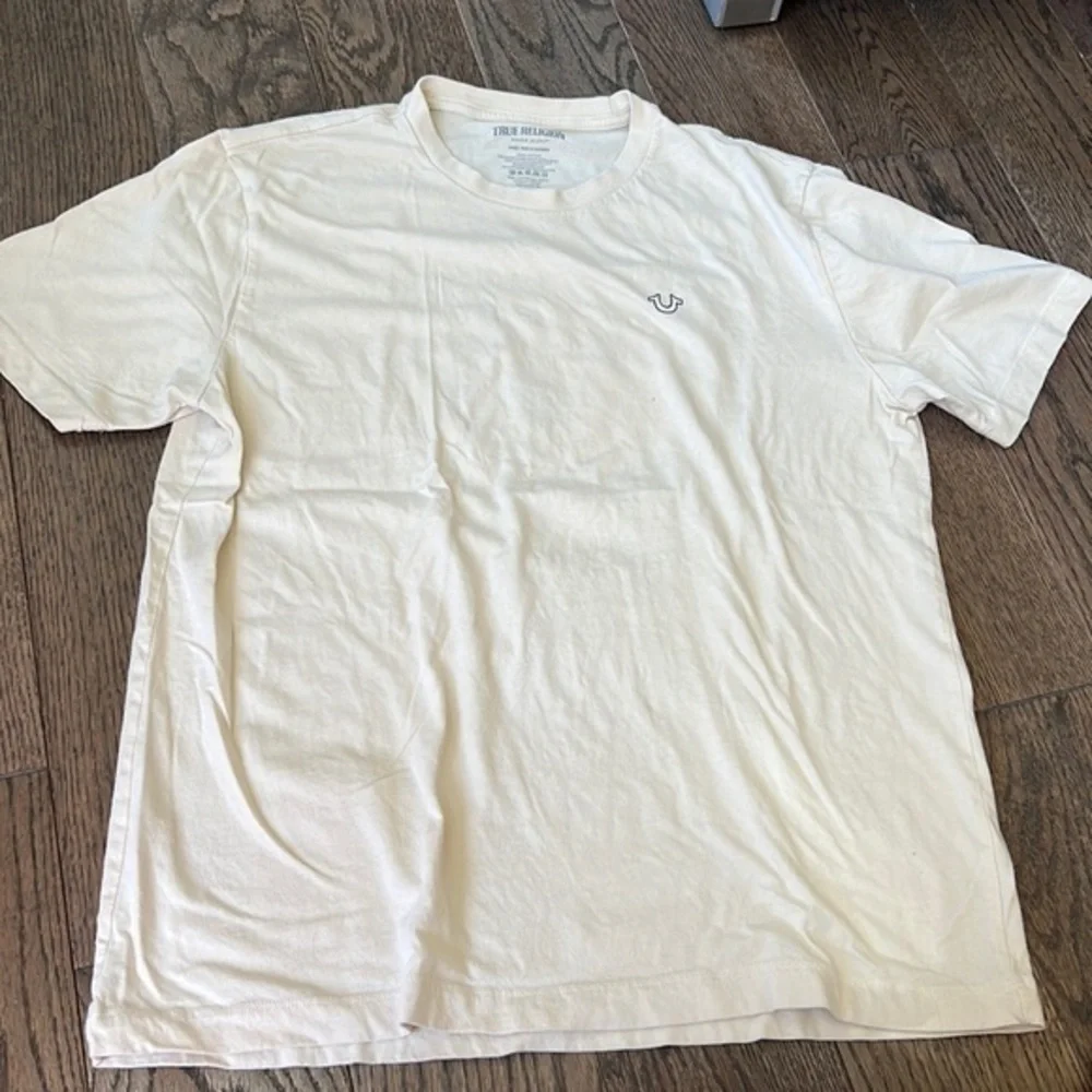 True Religion Cream Short Sleeve Tee XL men’s juniors streetwear sale euc
